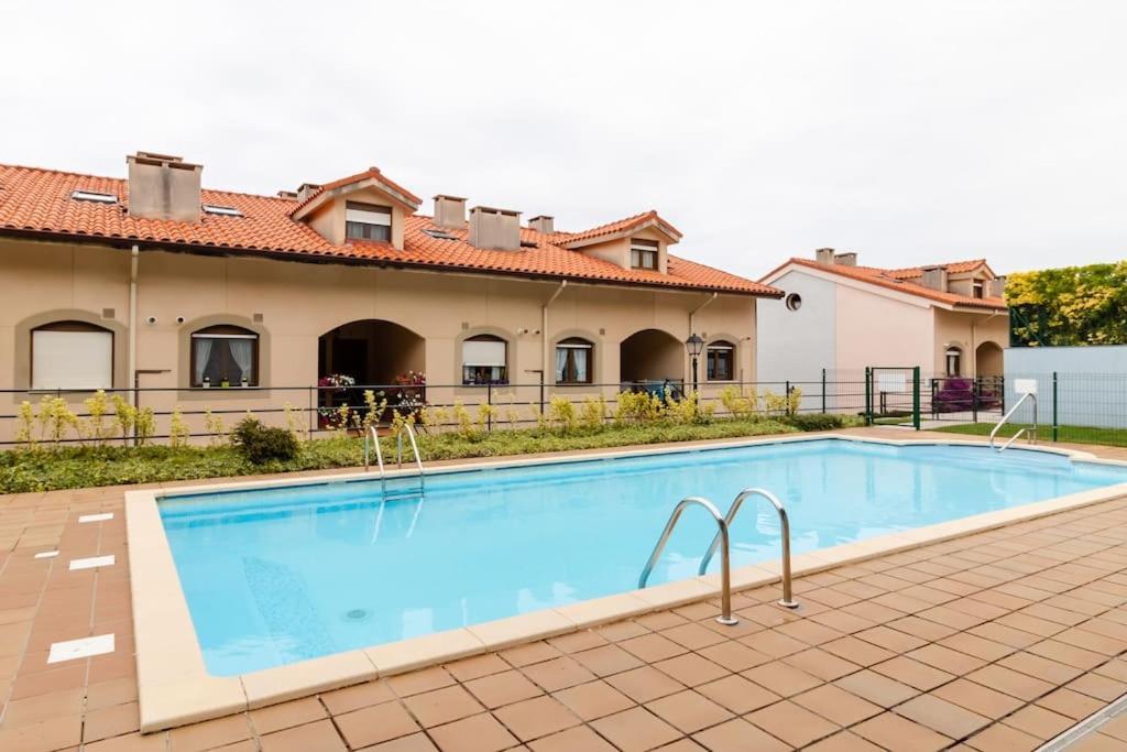 Casa De Las Flores - Apartamento Con Jardin Privado Frente A La Playa De Комилас Екстериор снимка