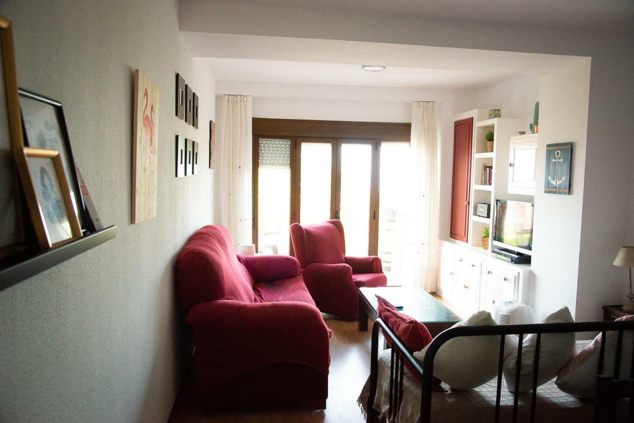 Casa De Las Flores - Apartamento Con Jardin Privado Frente A La Playa De Комилас Екстериор снимка