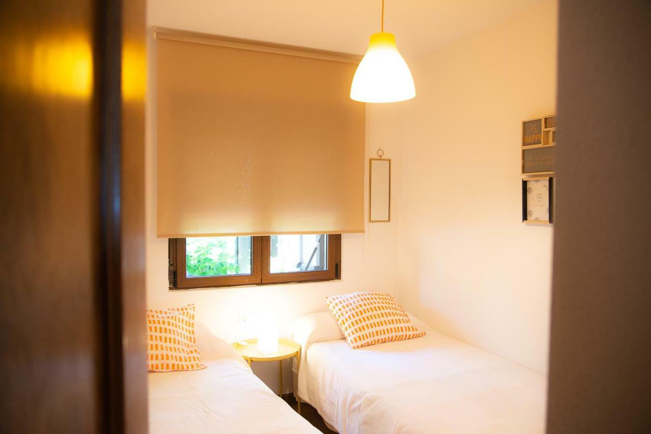 Casa De Las Flores - Apartamento Con Jardin Privado Frente A La Playa De Комилас Екстериор снимка